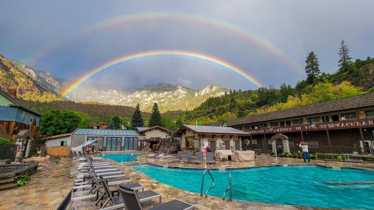 Twin Peaks Lodge & Hot Springs Орей Экстерьер фото